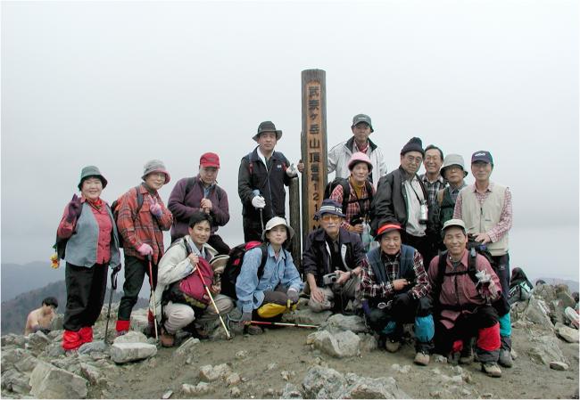 ���s�̃����o�[�̊F����I����W���O�̎B�e�͏��ԑ҂��ł����I