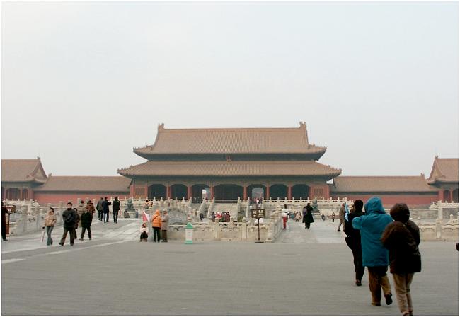 �k�������P���ڂɖK�ꂽ�u�̋{�v�A�����琴�܂łQ�S�l�̍c�邪��炵�������ł�