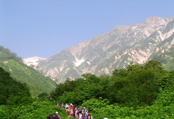 �o�R���̐X�ђn�т𔲂���ƁA���n�̘A�R���ڑO�ɁI(^_^)v