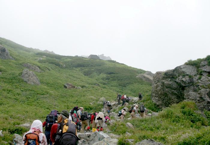 �R������ڎw���āA�فX�ƕ����܂��I