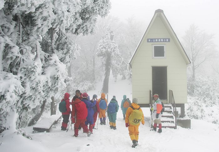 �X�m�R�z�����ŁA�ЂƎ��̋x�e�ł��B