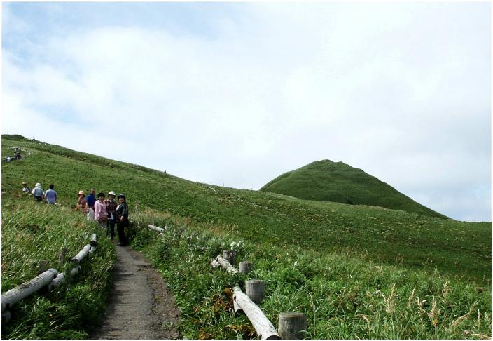 �ڑO�Ɂu����v�������Ă��܂����B�����Q�T�OM�œ��̌`�Ɏ��Ă��邩�炾�����ł��B