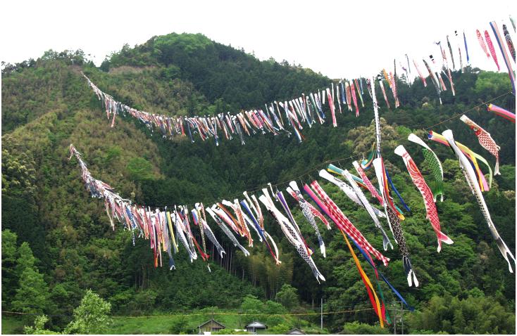 ��n���̒��ԕӂ肩��A�����j���n�߂��I