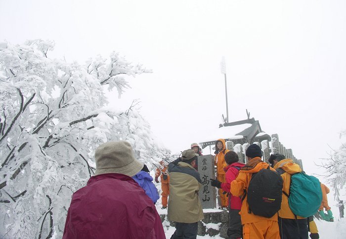 �����o�[�̊F����A�v���v���̋L�O�̈ꖇ�I