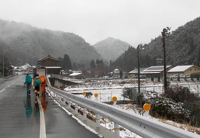 ����n���āA�����������������ƉE��Ɂu�������݉���v�������Ă��܂����B�����ňꕗ�C���тĔ�������܂����B