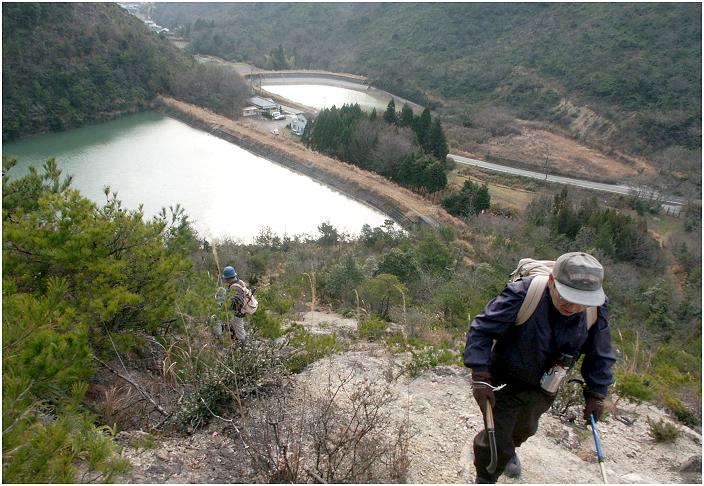 �d���H���L�̋}�Ȋ����삯���܂��I�ቺ�̒r�̉E�オ�����U�T�����A�n����̉E��̎������ɒ��ڂ��ĉ�����(��)