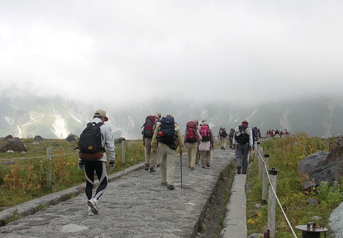 �o�R�����������A����ڗ\��̈�m�z�Ɍ������āE�E�E