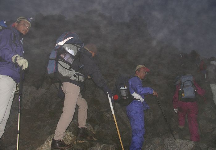 �����̂S���N���A�T���̍s���J�n�ŗY�R����̌䗈����ڎw���܂����B