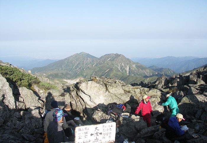 �����ĊF����h����p�ŁA��m�z�R���ŗp�ӂ��Ē��������H�������̌E�n�őՂ��܂����B