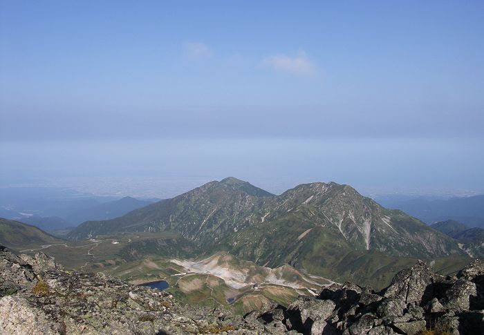 ����R����̑���x�A�R�A��O��������x(2.611m)�ƌ��������x(2.501m)�ł��B