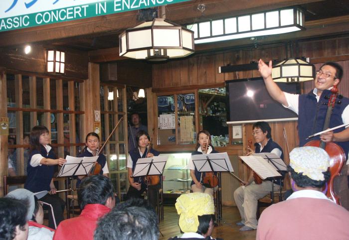 ���t�́A���ۃX�X�L���\�[�h���y�@�̊F����ł��I�I�[�v�j���O�̓N���C�X���[�́u���̊�сv�ŃX�^�[�g�A���U�ȂɃA���R�[���Ƌv�X�̐����t���y���ގ����o���܂���(^_^)v