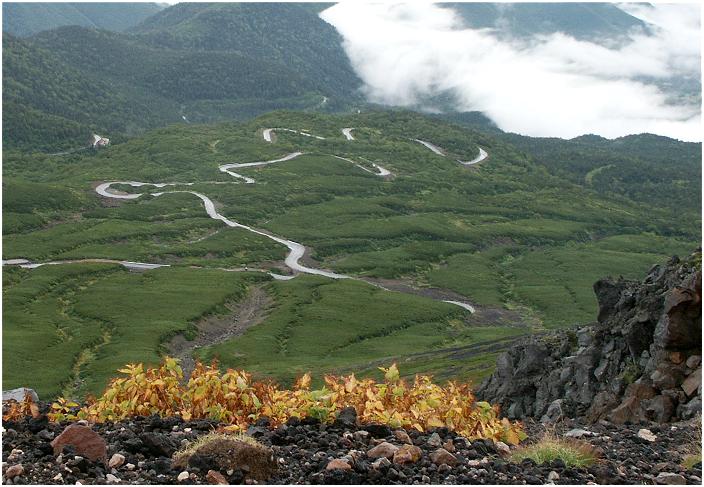 ���R�����猩���A�֍s�̂悤�ȏ�ƃX�J�C���C��