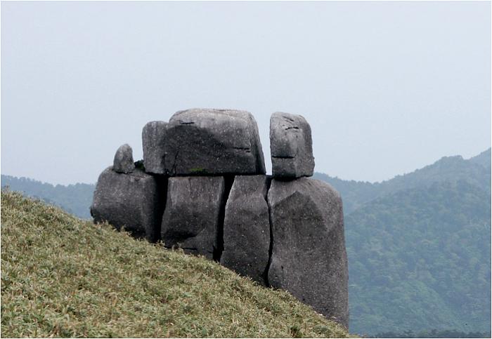 ���x����t�߂Ō����������A���v���̎R�X�ł͂��̗l�Ȋ�₪���鏊�ł݂������̂���ۂɎc��܂����B