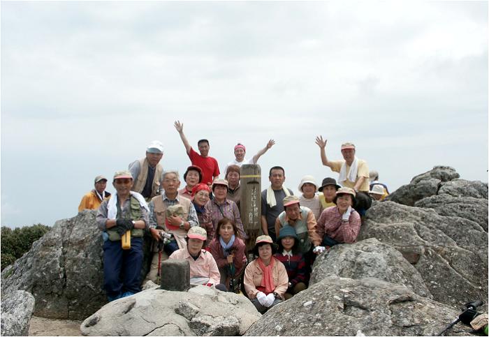 ���������o�[�̊F����ƋL�O�ʐ^���E�E�E�E�A�K�C�h���񂪃V���b�^���E�E�E�E