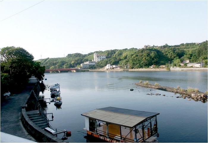 ��O�̗���M�i���`�M�j�łR���ڂ̗[�H�����˂āA���[���V�����܂����B