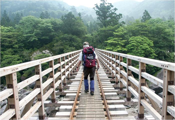 �o�R������R�O���߂��ň��[��㗬�ɉ˂��鏬���J�̓S���ɁE�E�E�A��������ƕ|���ł��ˁI